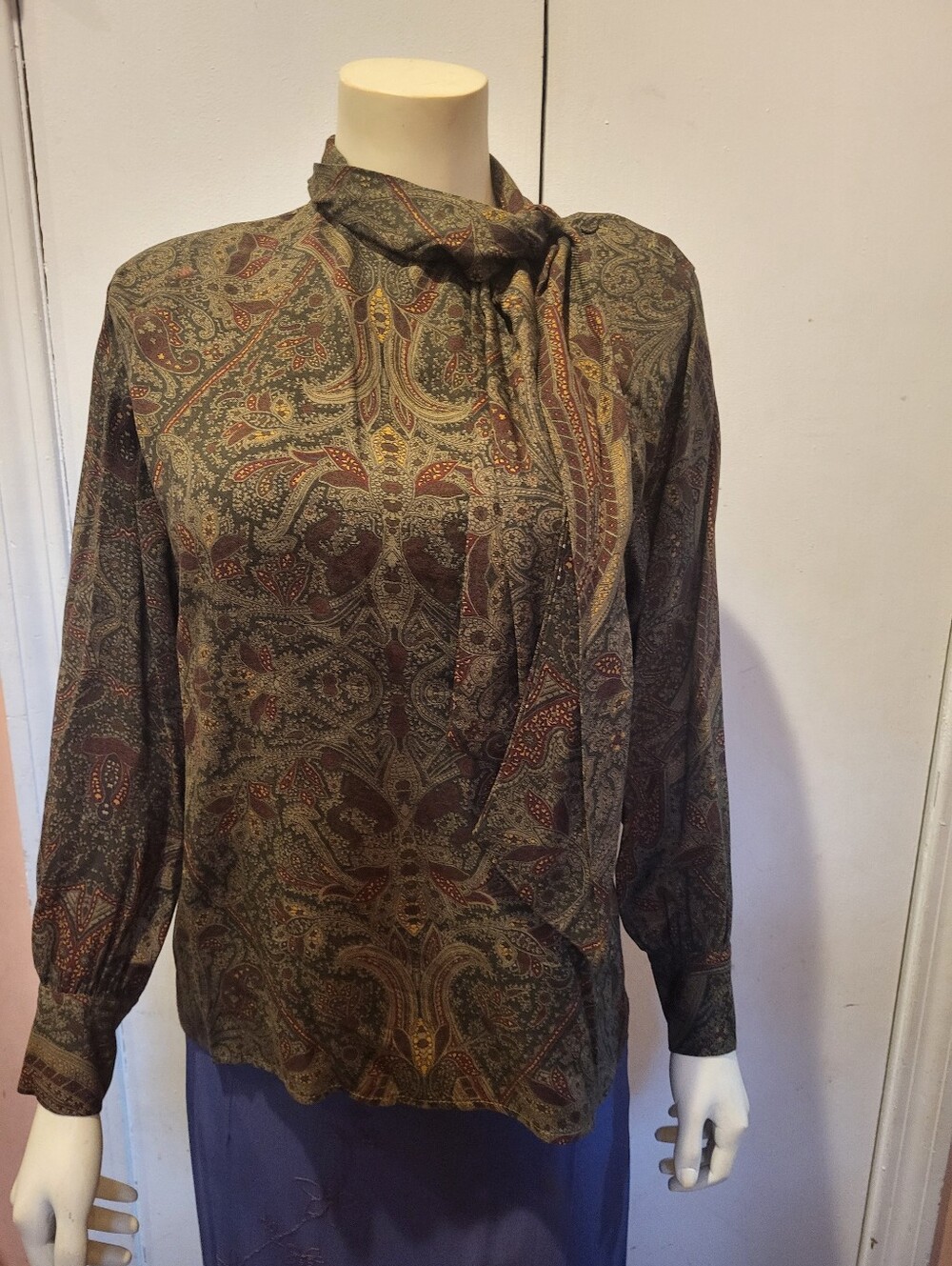 Vintage Women’s Paisley Tie-Neck Blouse in Olive Multi